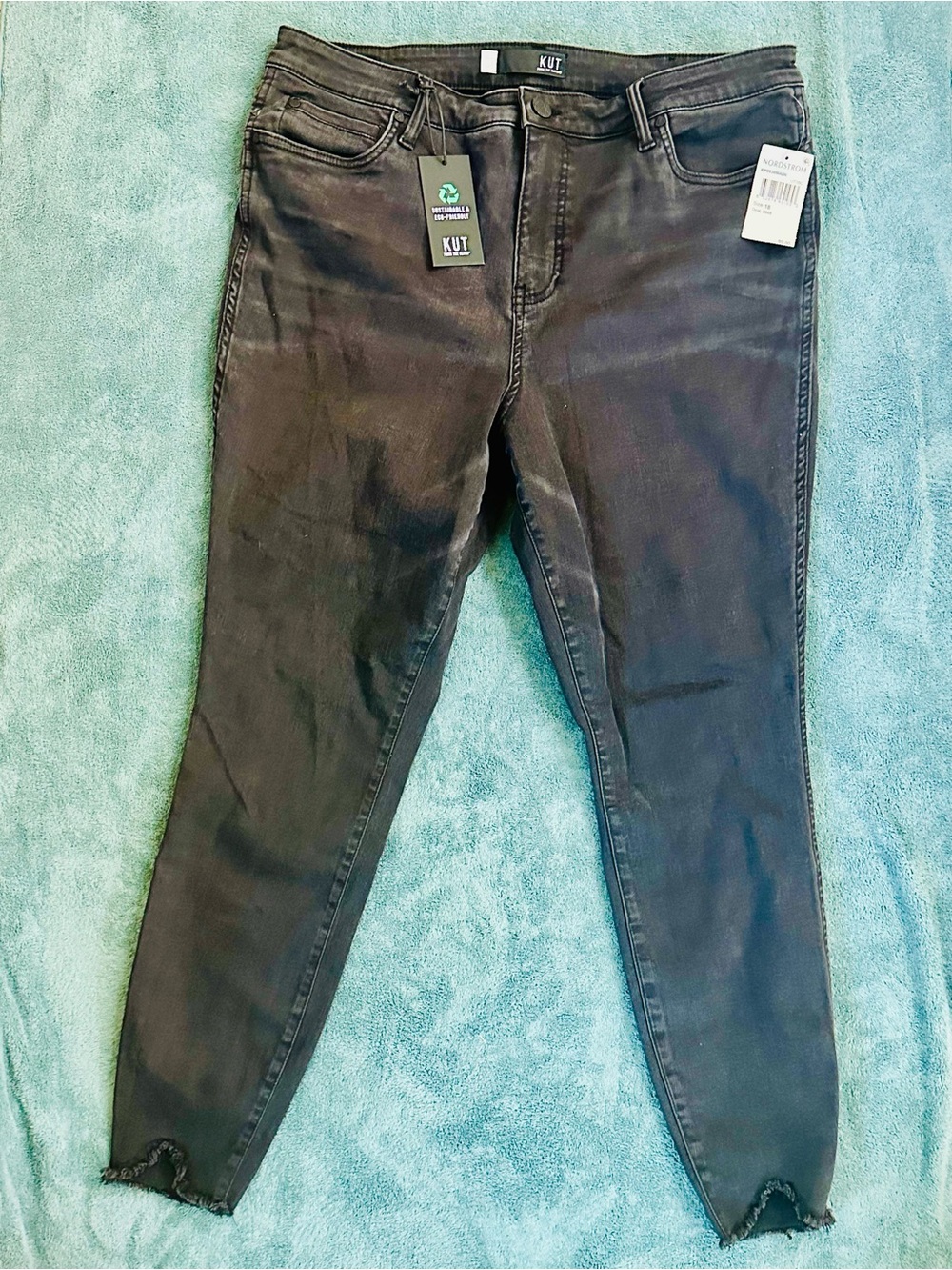 NWT KUT From The Kloth Black Raw Hem Skinny Jeans Women’s Size 18